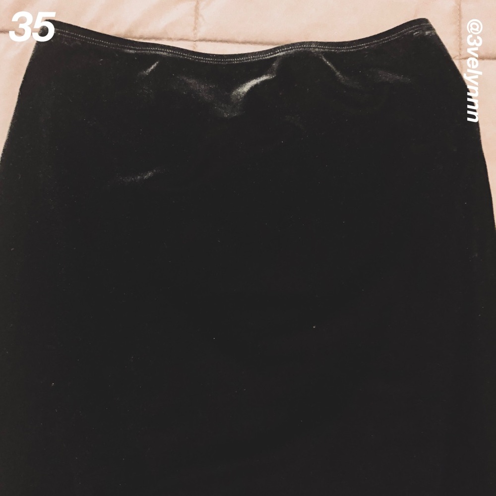 Velvet skirt